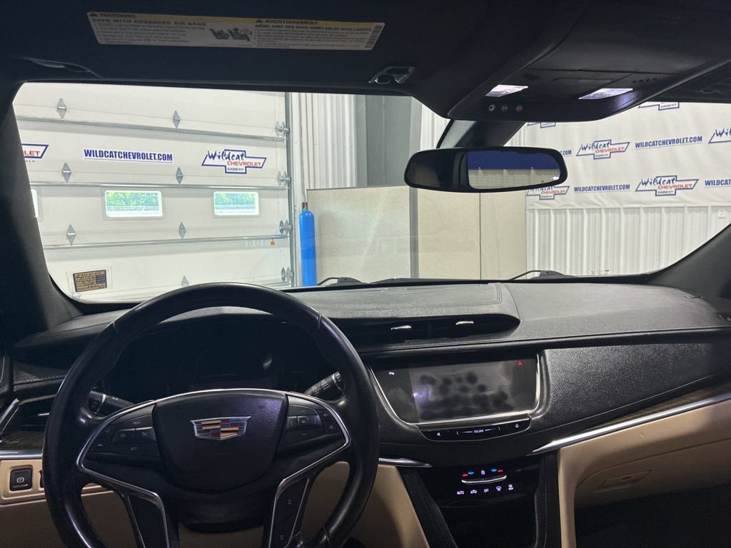 Used 2019 Cadillac XT5 FWD image 2