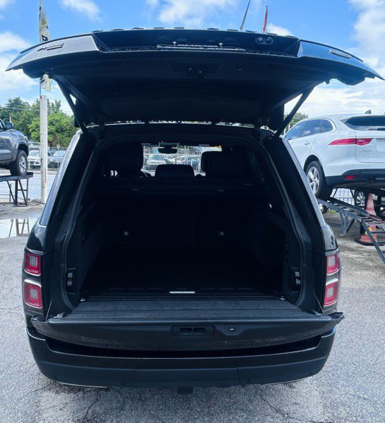 Used 2021 Land Rover Range Rover P525 Westminster Edition image 12