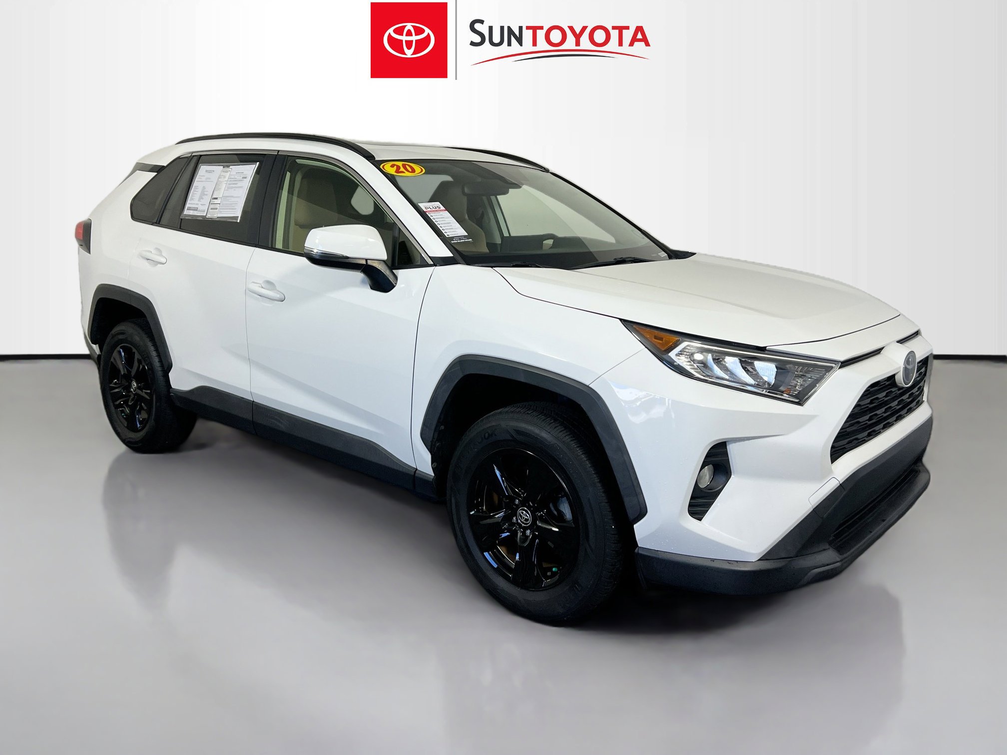 Used 2020 Toyota RAV4 XLE w/ Convenience Package image 1
