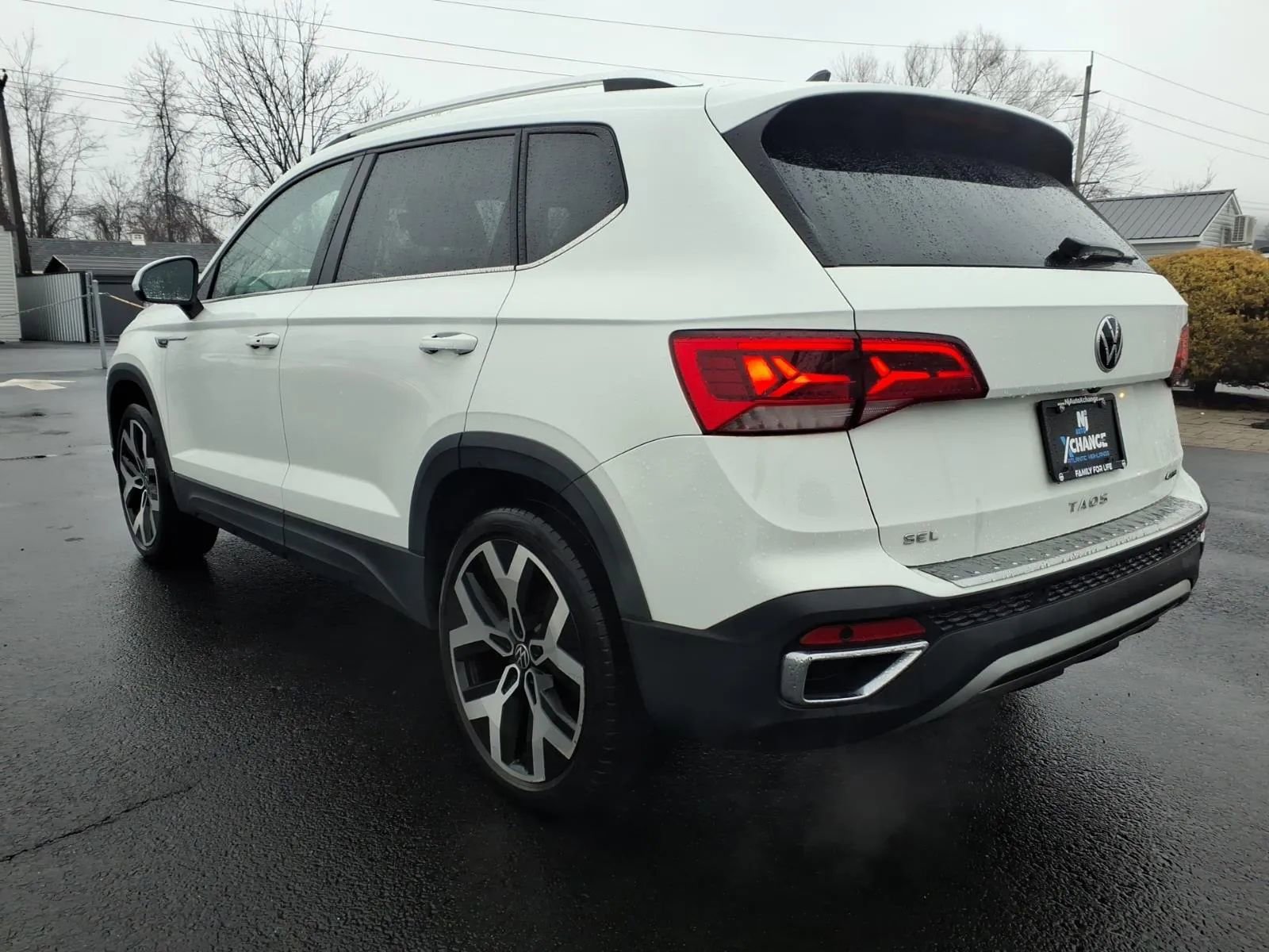 Used 2022 Volkswagen Taos SEL w/ Panoramic Sunroof Package AWD/4WD image 5