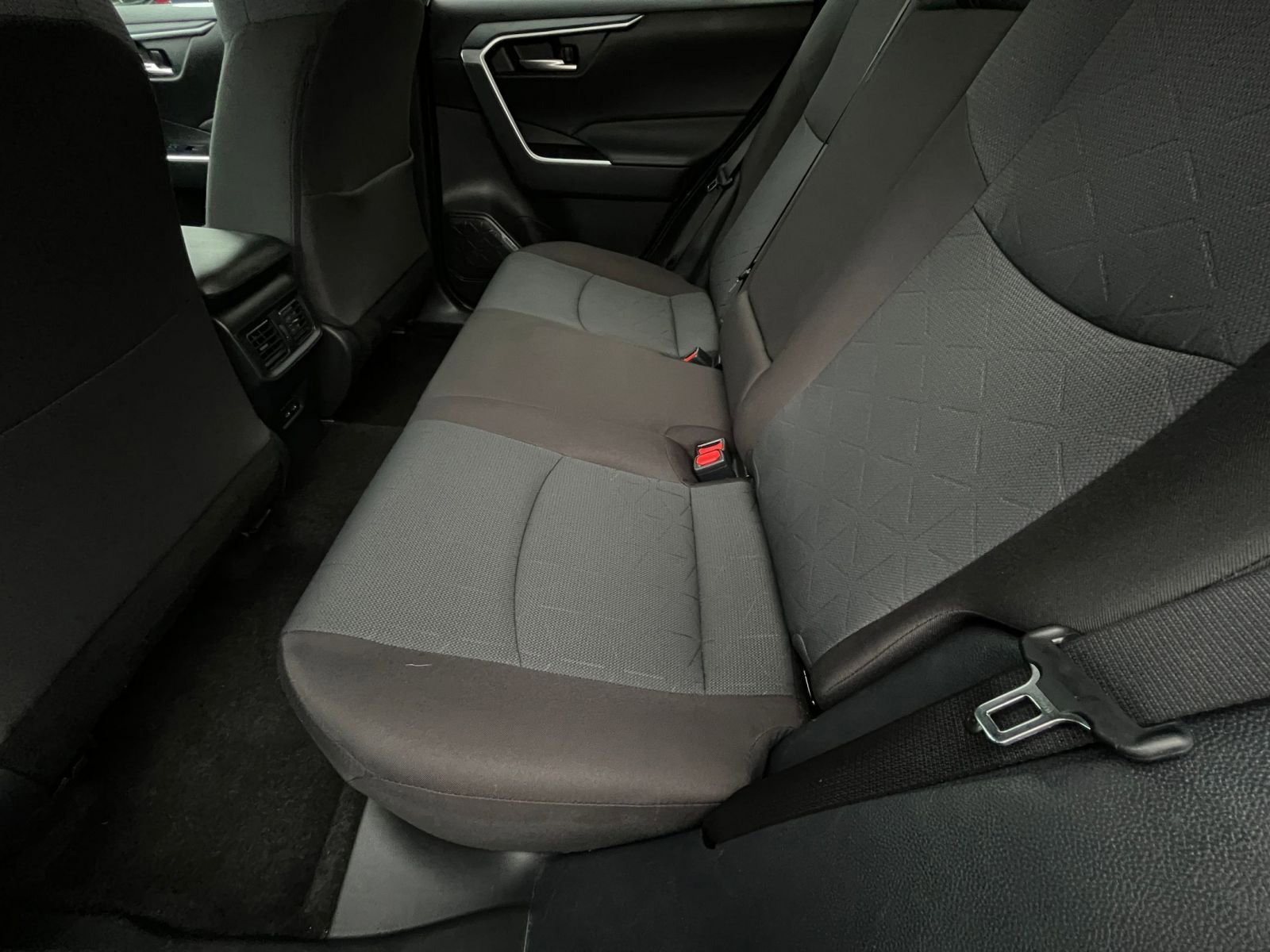 Used 2025 Toyota RAV4 XLE image 27