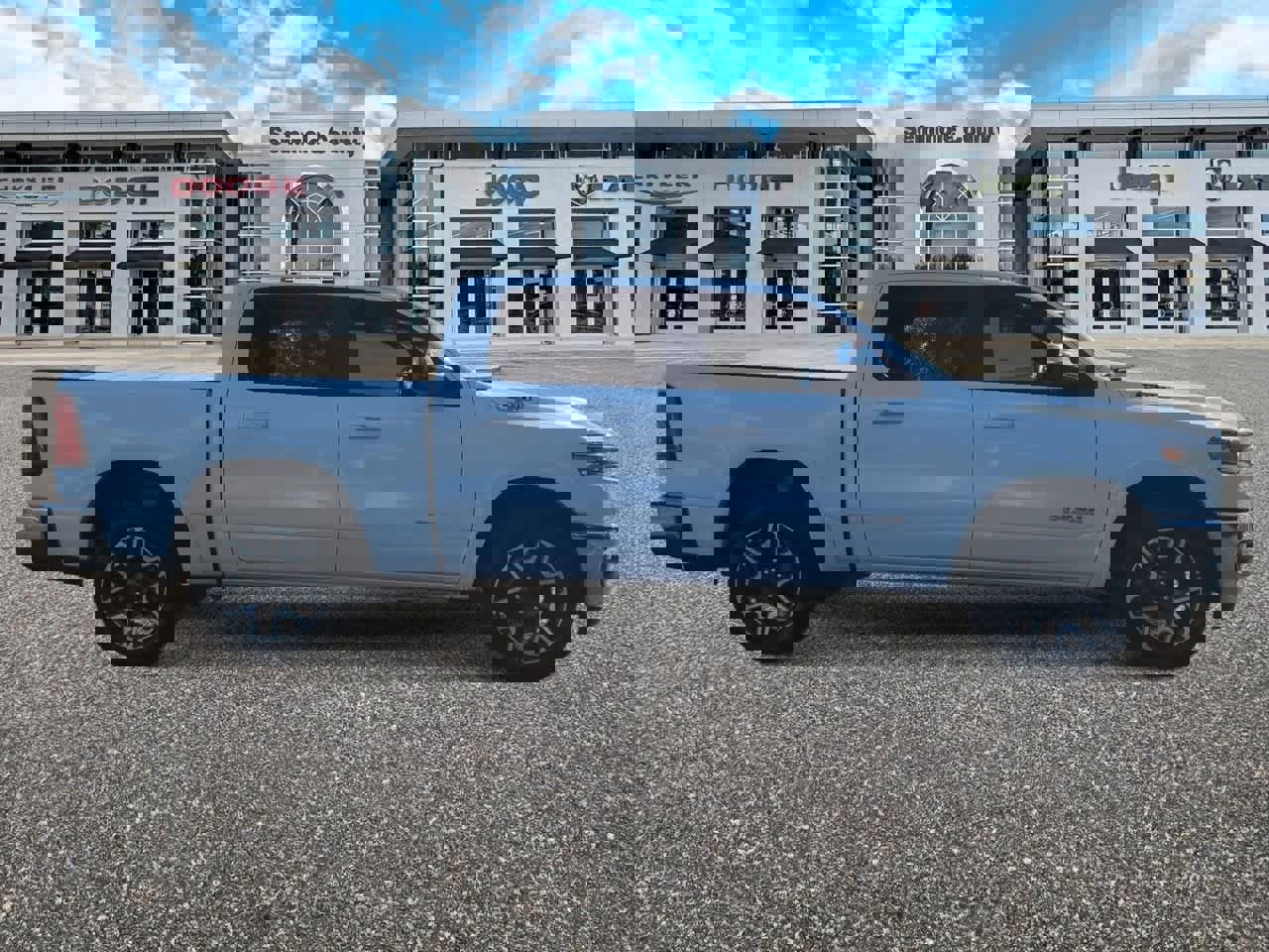 Used 2025 RAM 1500 Laramie image 9