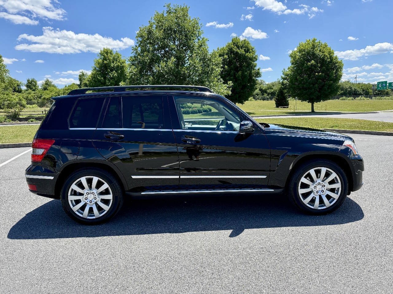 Used 2012 Mercedes-Benz GLK 350 4MATIC image 4
