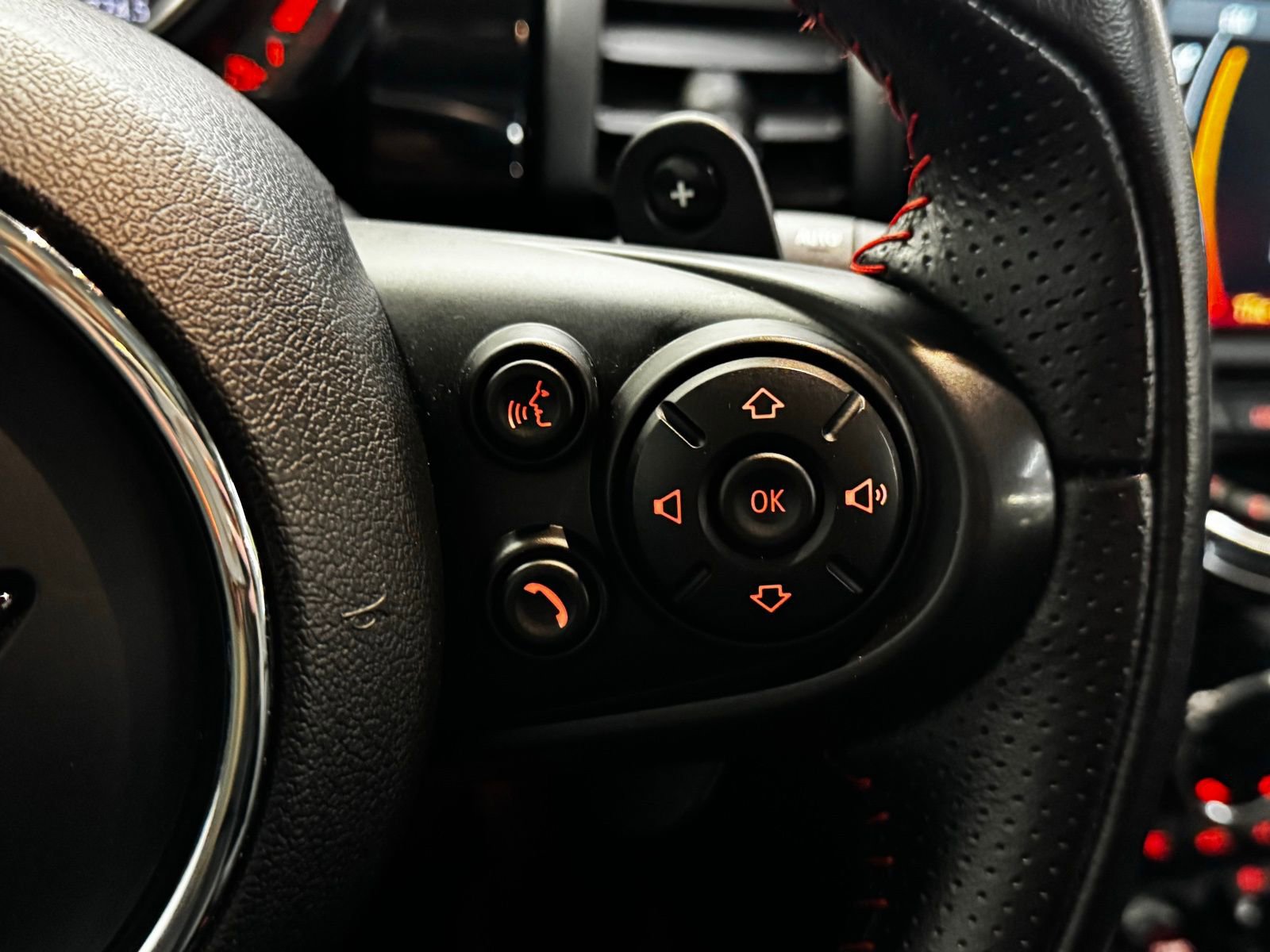 Used 2019 MINI Cooper S w/ Signature Upholstery Package image 21