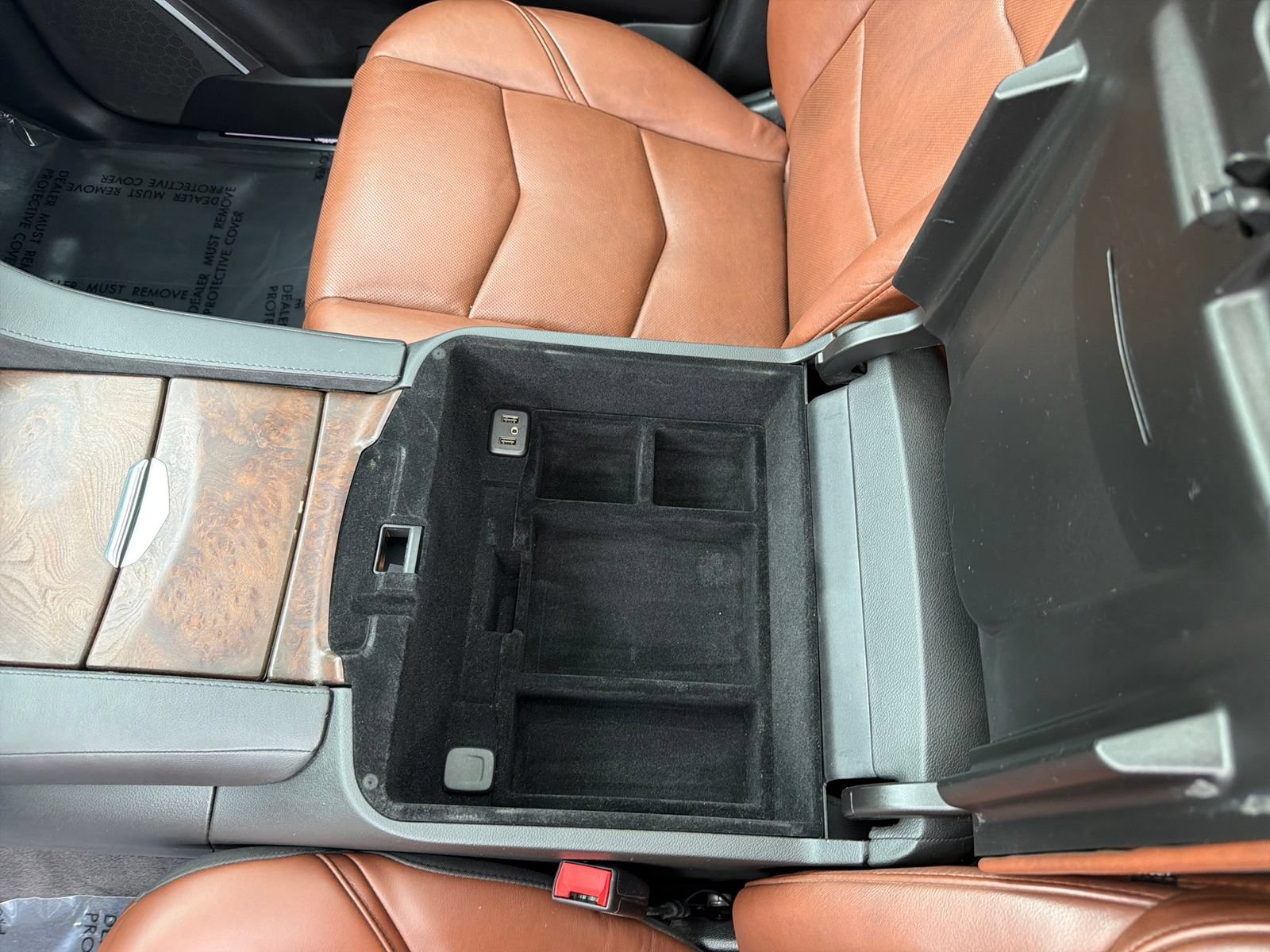 Used 2020 Cadillac Escalade Luxury w/ LPO, Radiant Package AWD/4WD image 30