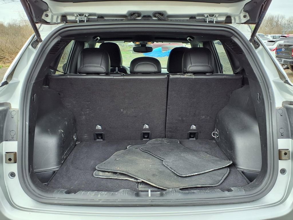 Used 2025 Jeep Compass Limited image 11