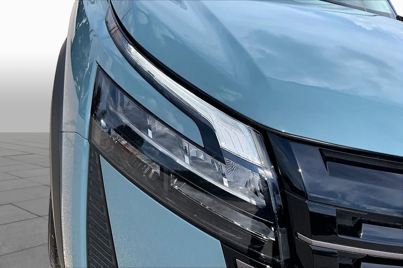 New 2026 Nissan Pathfinder SL FWD image 13