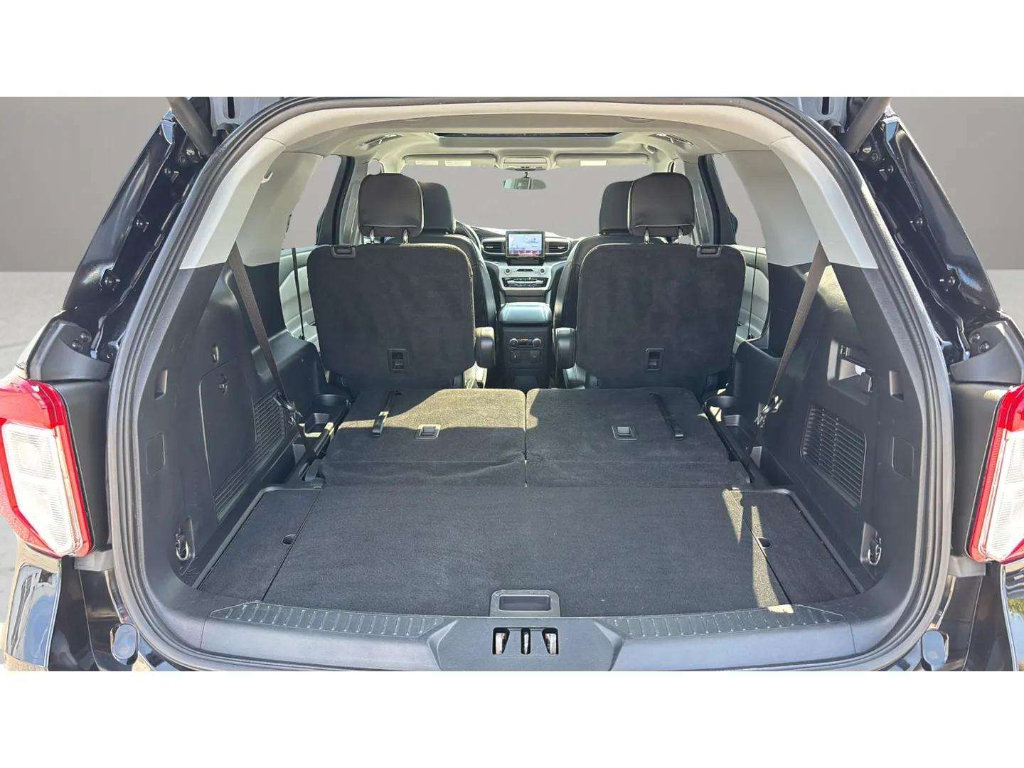 Used 2023 Ford Explorer XLT w/ Equipment Group 202A AWD/4WD image 10