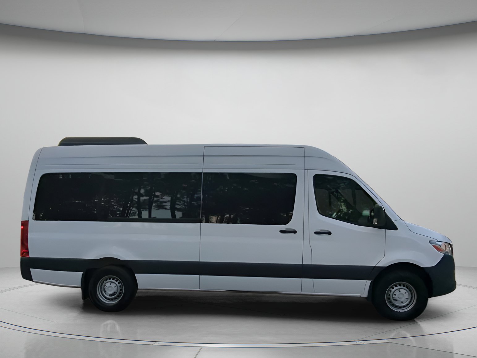 Used 2025 Mercedes-Benz Sprinter 2500 image 32