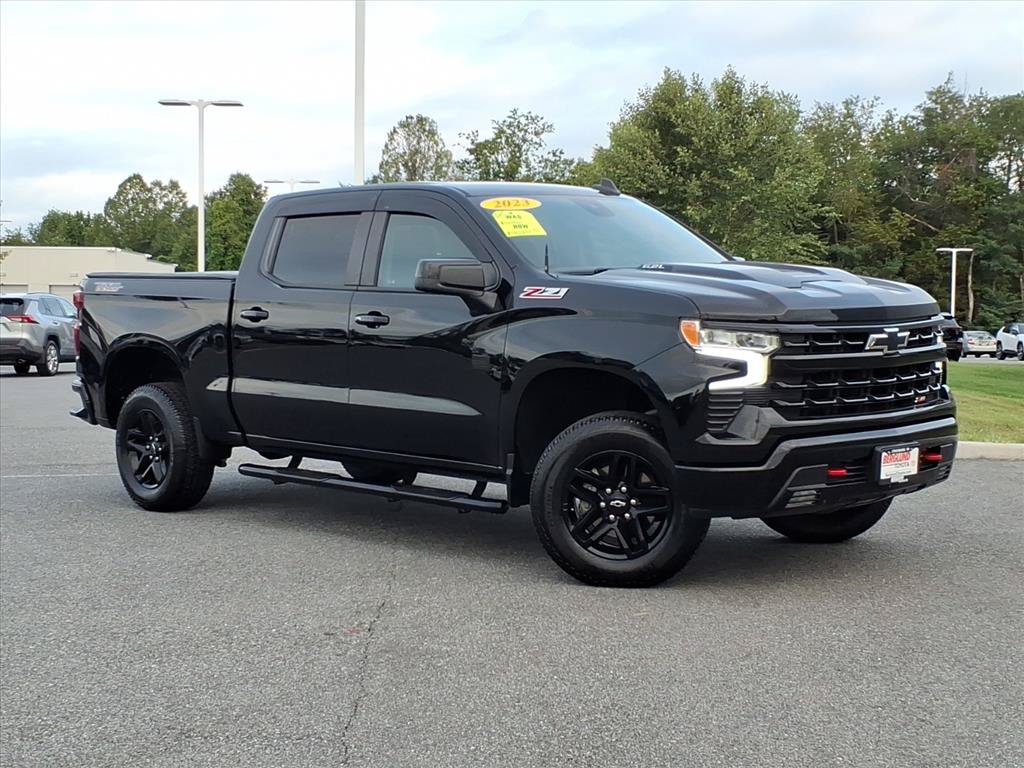 Used 2023 Chevrolet Silverado 1500 LT Trail Boss w/ Convenience Package II AWD/4WD image 2