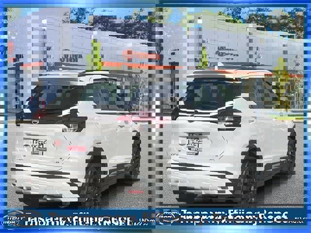 Used 2024 Nissan Kicks SR image 6