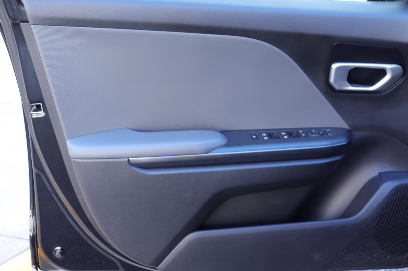 Used 2025 Kia K4 LXS image 11