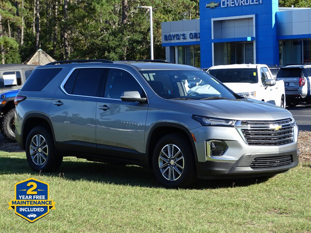 Used 2023 Chevrolet Traverse LT