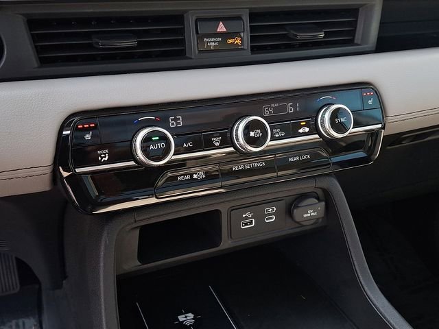 Used 2023 Honda Pilot Touring image 14