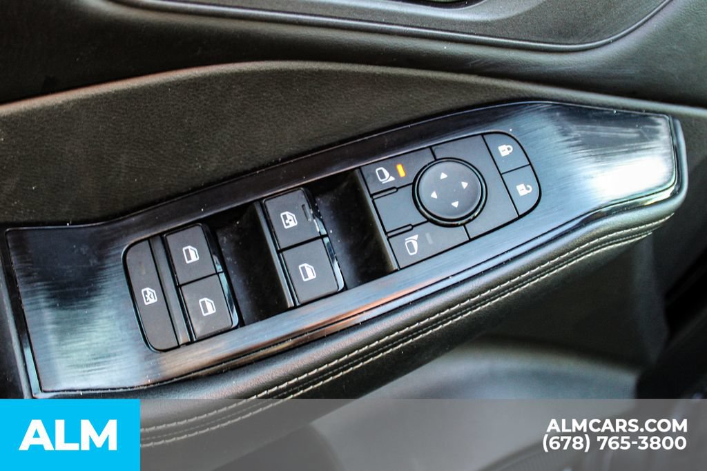Used 2025 Nissan Rogue SV FWD image 38