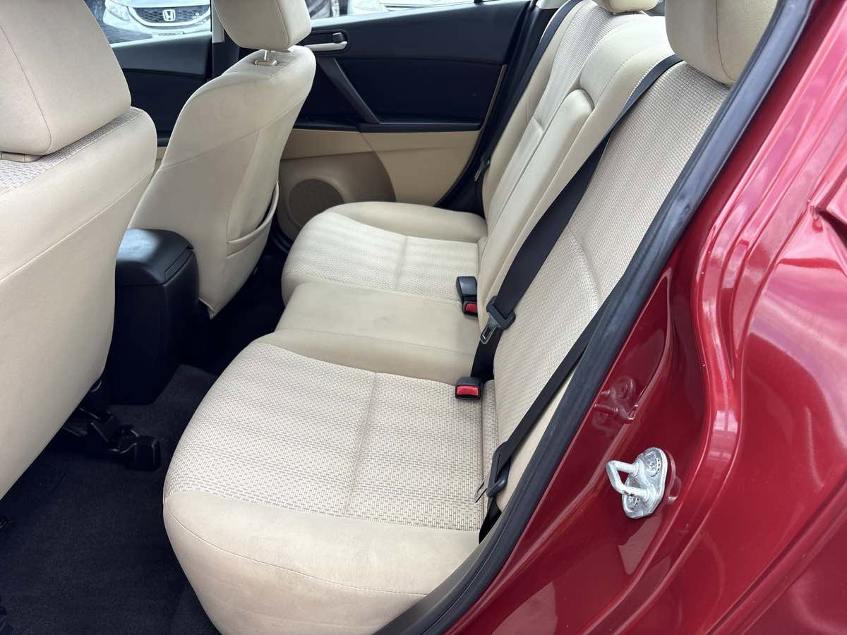 Used 2010 MAZDA MAZDA3 i Touring FWD image 20