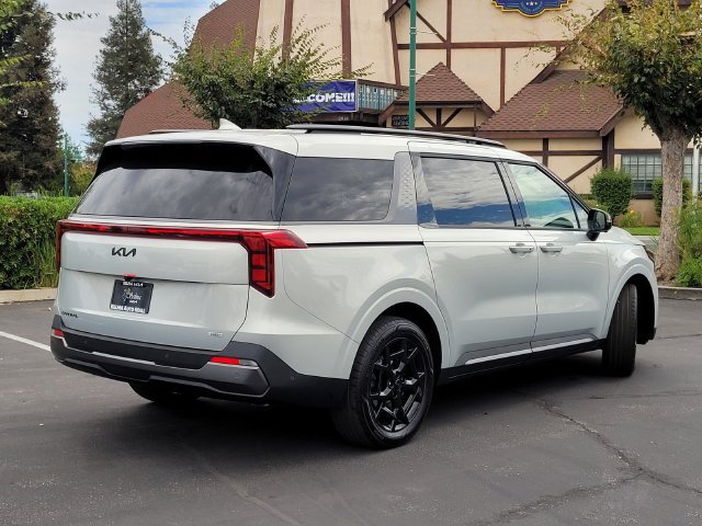 New 2026 Kia Carnival SX w/ SX Dark Edition Package FWD image 4
