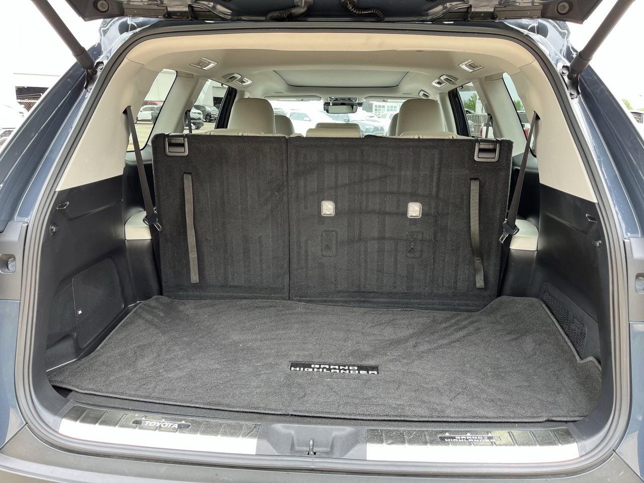 Used 2024 Toyota Grand Highlander FWD image 29