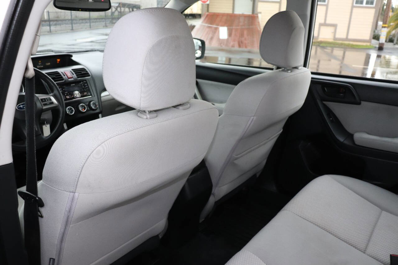 Used 2015 Subaru Forester 2.5i w/ Alloy Wheel Package image 33