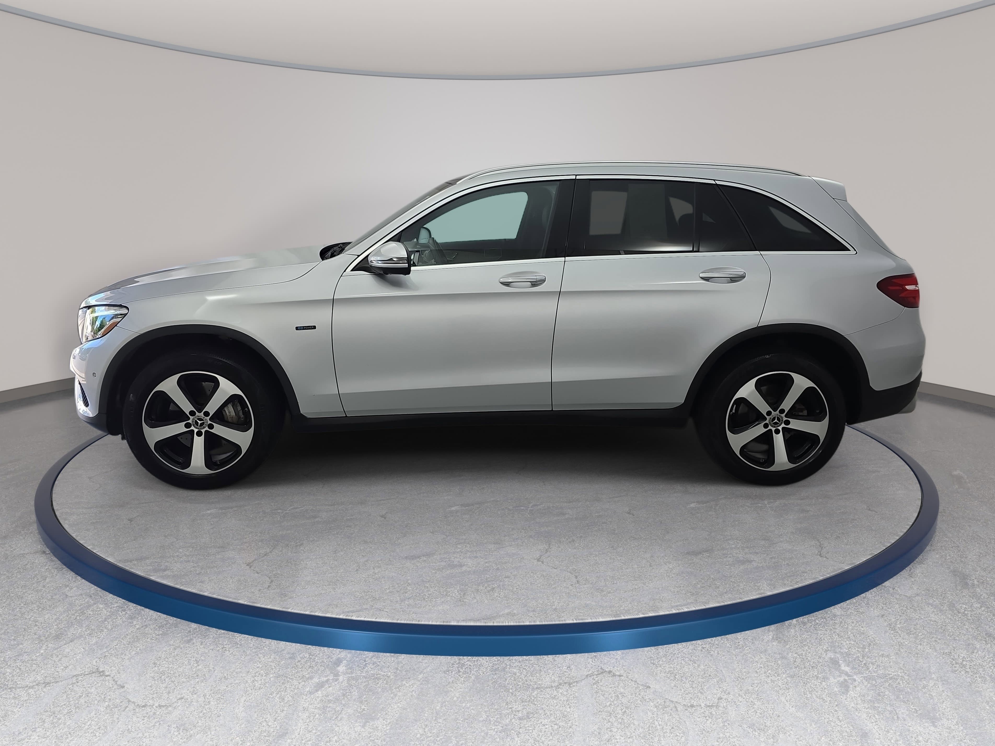 Used 2019 Mercedes-Benz GLC 350e 4MATIC image 8