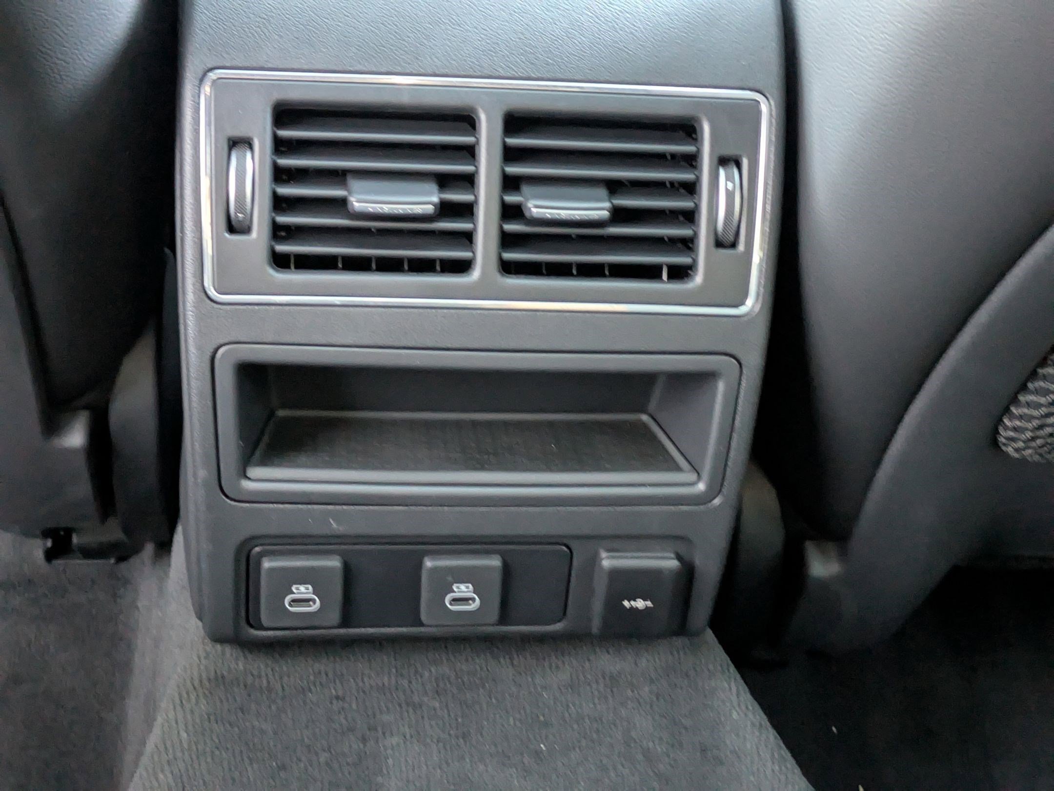 Used 2024 Jaguar XF R-Dynamic SE image 30