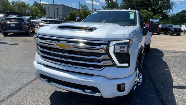 New 2026 Chevrolet Silverado 3500 High Country w/ Technology Package AWD/4WD image 5