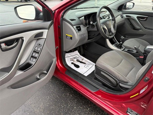 Used 2016 Hyundai Elantra SE image 17