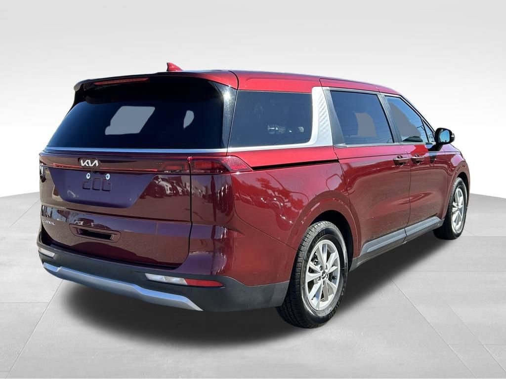 Used 2024 Kia Carnival LX image 5