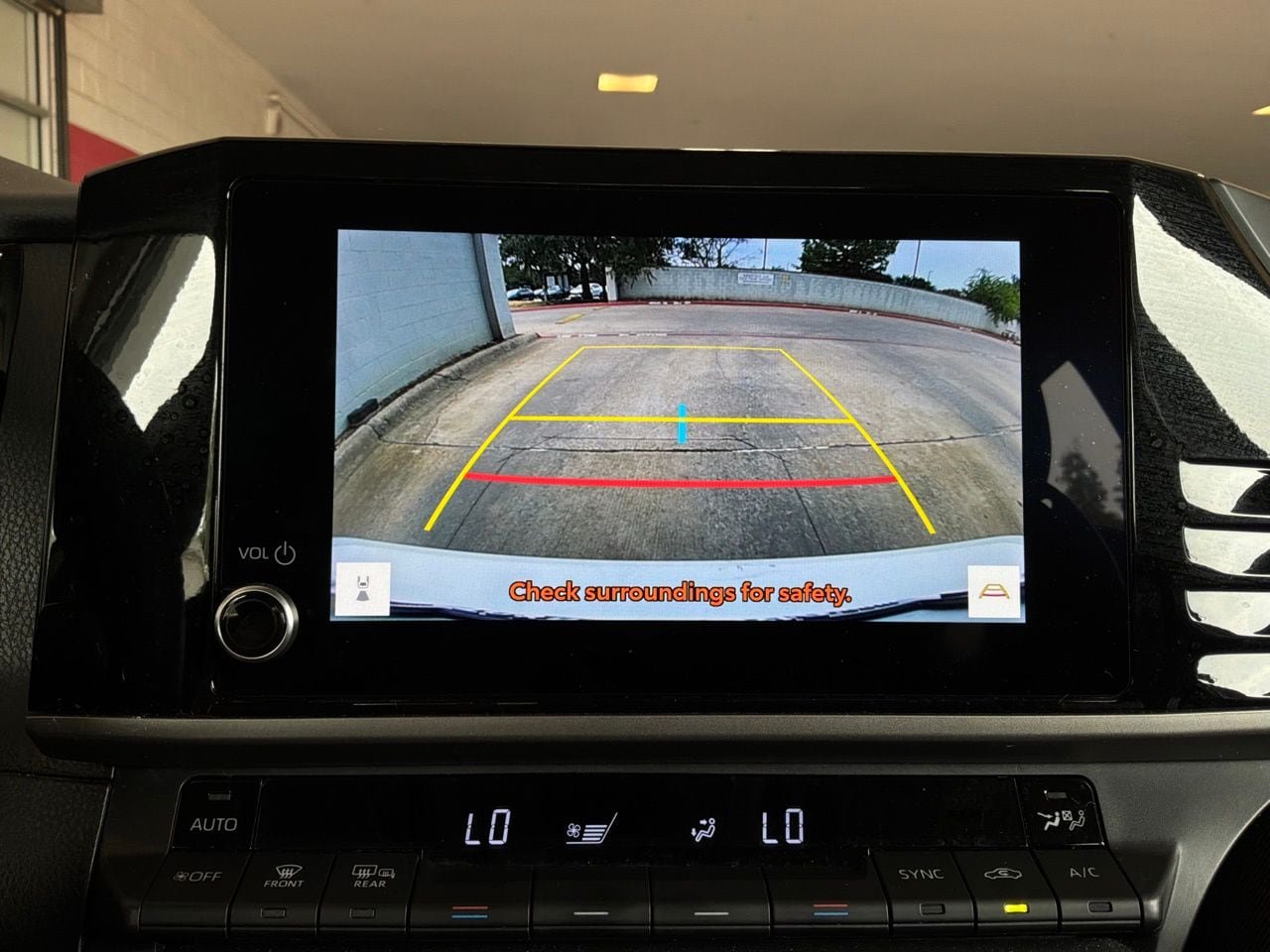 Used 2025 Toyota Camry LE FWD image 33