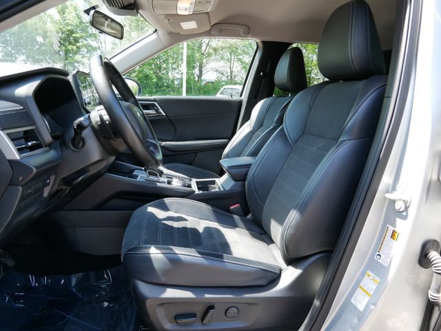 Used 2024 Mitsubishi Outlander SE AWD/4WD image 14