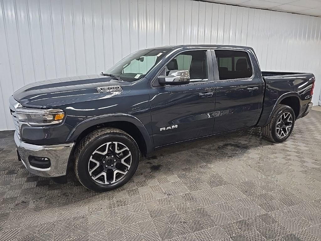 Used 2025 RAM 1500 Laramie AWD/4WD image 6