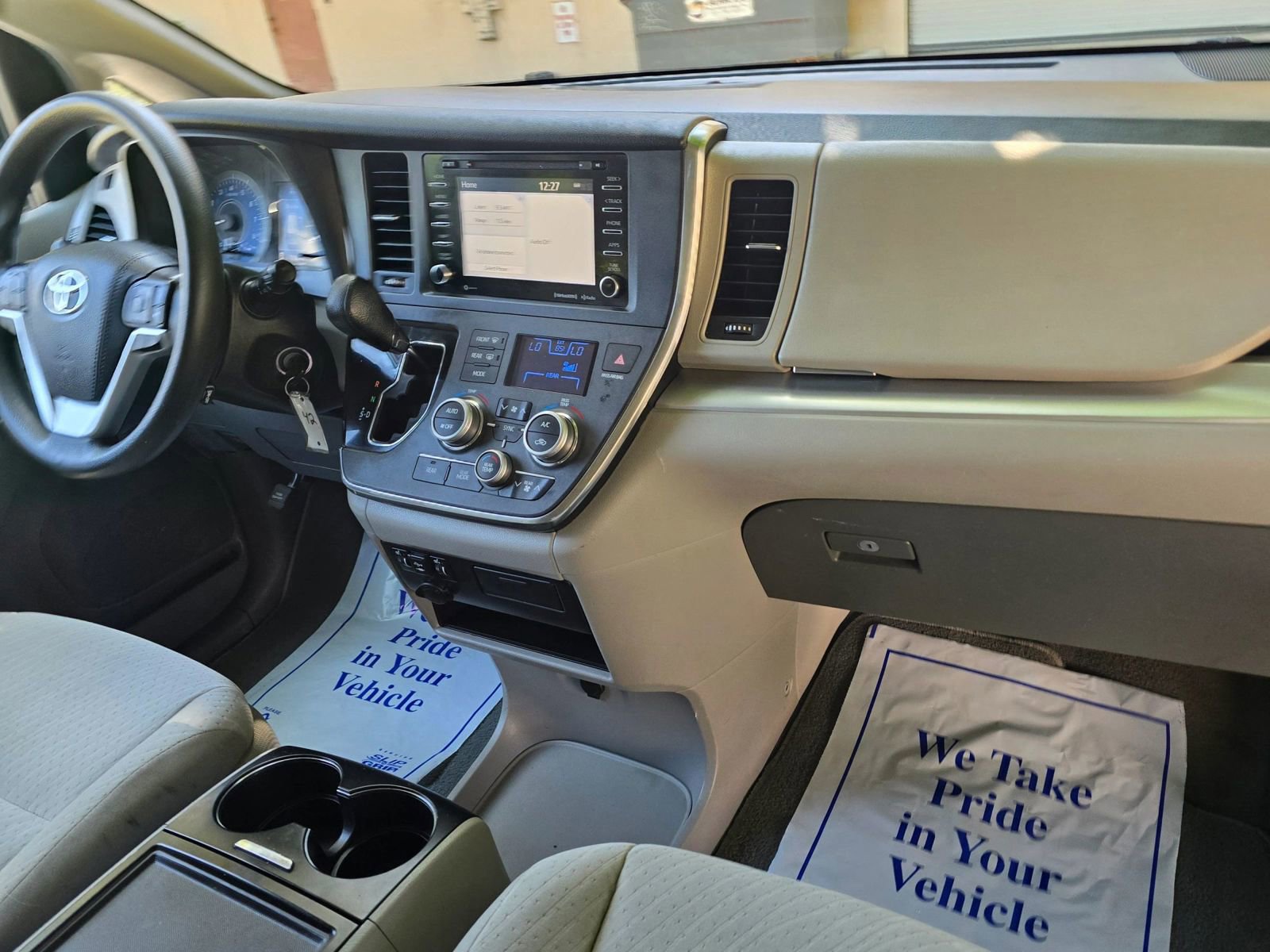 Used 2019 Toyota Sienna LE image 30