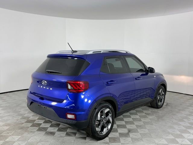 Used 2023 Hyundai Venue SEL image 5