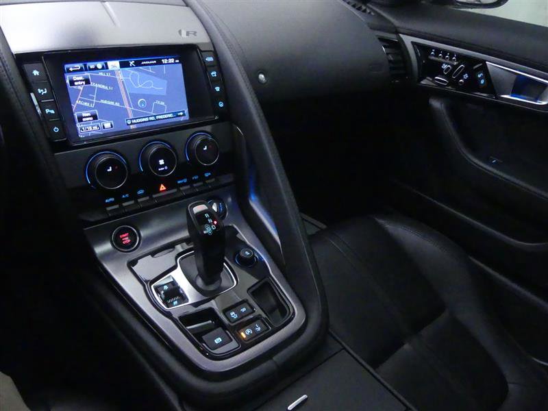 Used 2017 Jaguar F-TYPE R image 15
