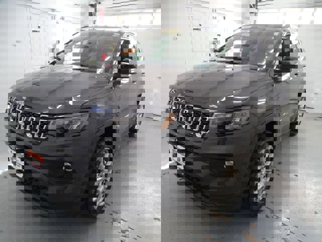 Certified 2024 Jeep Compass Latitude w/ Sun and Sound Group image 19