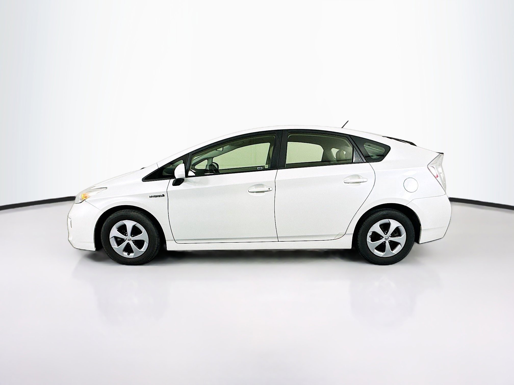 Used 2015 Toyota Prius Two w/ Preferred Accessory Package FWD image 4
