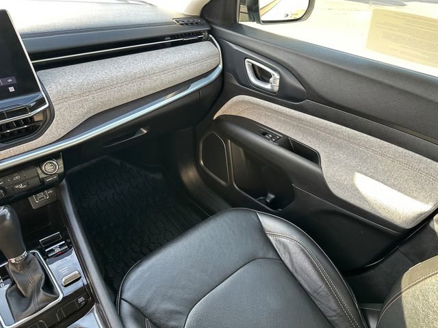 Used 2022 Jeep Compass Latitude image 23