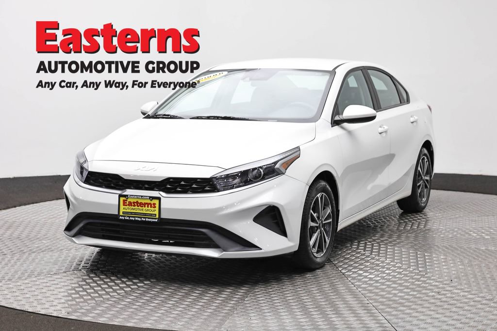 Used 2023 Kia Forte LXS FWD video 1