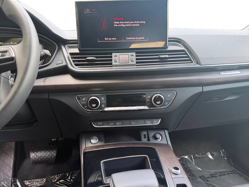 Used 2023 Audi Q5 e Premium Plus w/ Premium Plus Package AWD/4WD image 11