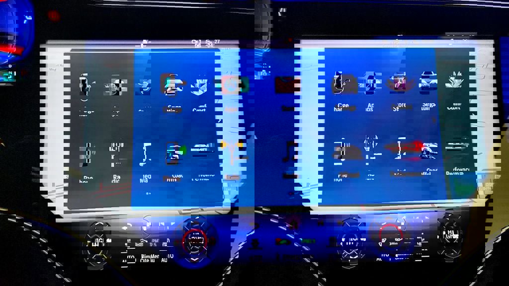 Used 2024 Mercedes-Benz EQE AMG 4MATIC SUV w/ AMG Dynamic Plus Package image 18