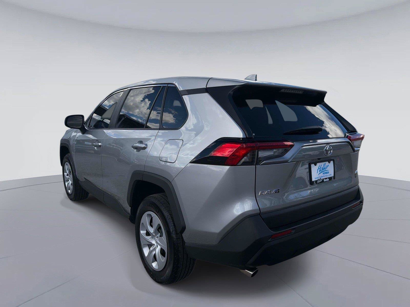 Used 2024 Toyota RAV4 LE FWD image 6