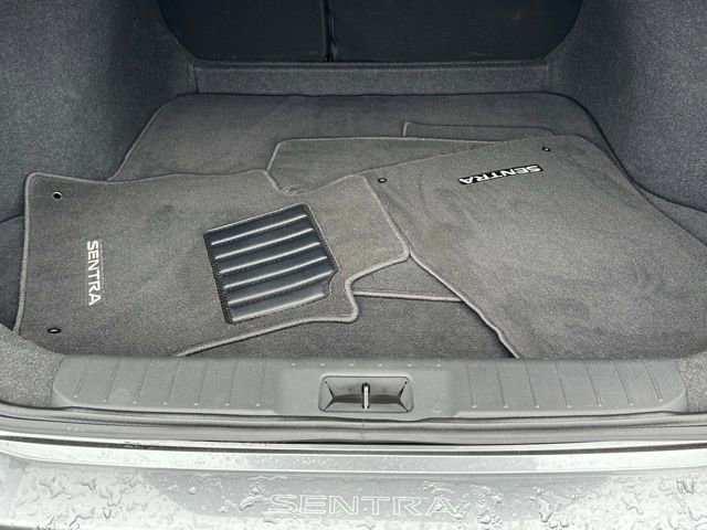 Used 2023 Nissan Sentra SR w/ SR Premium Package image 16