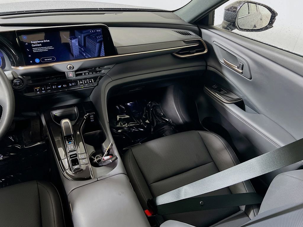 Certified 2025 Toyota Crown Signia image 21