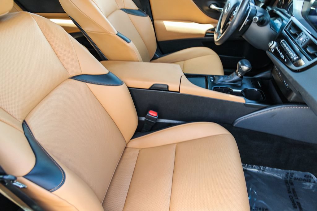 Certified 2024 Lexus ES 300h w/ Premium Package FWD image 18
