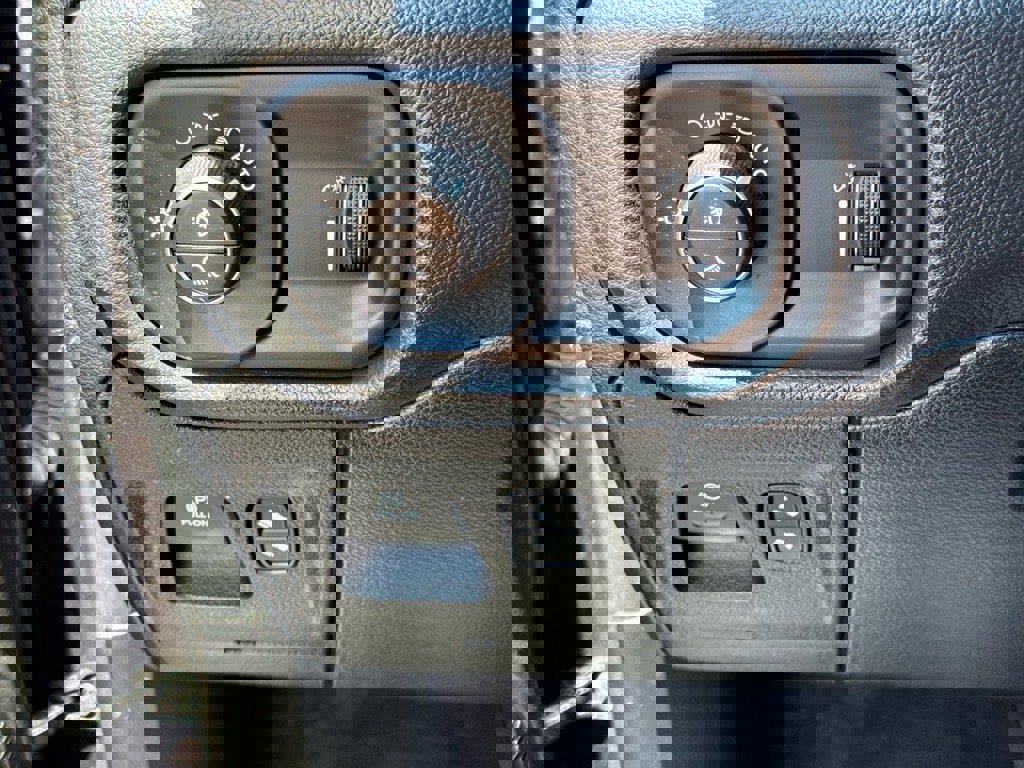 Used 2021 RAM 1500 Big Horn image 11