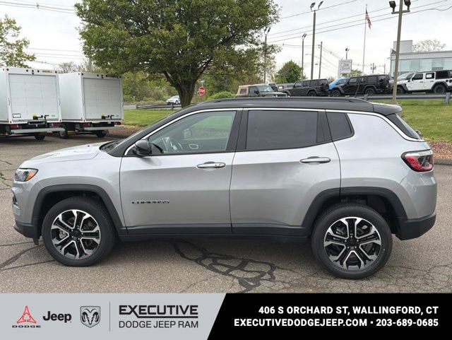 Used 2023 Jeep Compass Limited w/ Sun and Sound Group AWD/4WD image 9