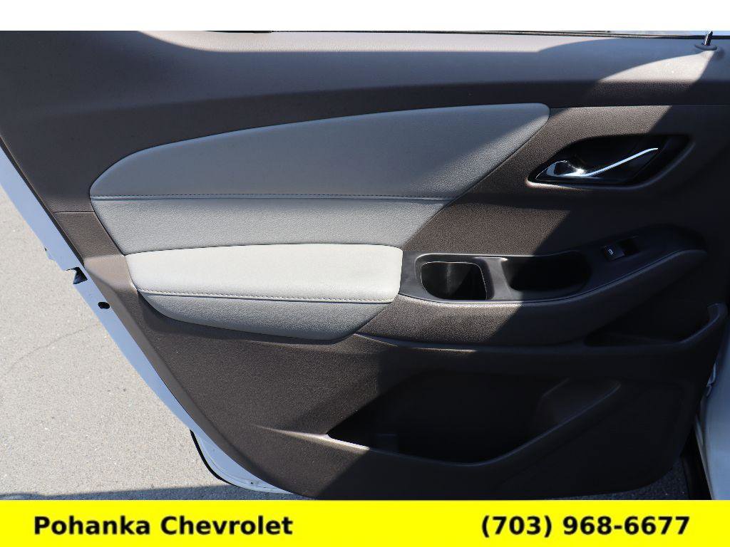 Used 2021 Chevrolet Traverse LT image 27