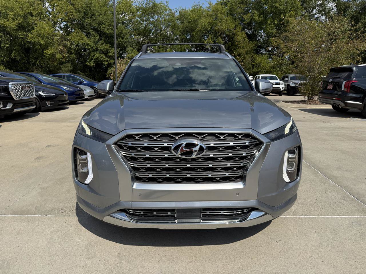 Used 2020 Hyundai Palisade Limited FWD image 2