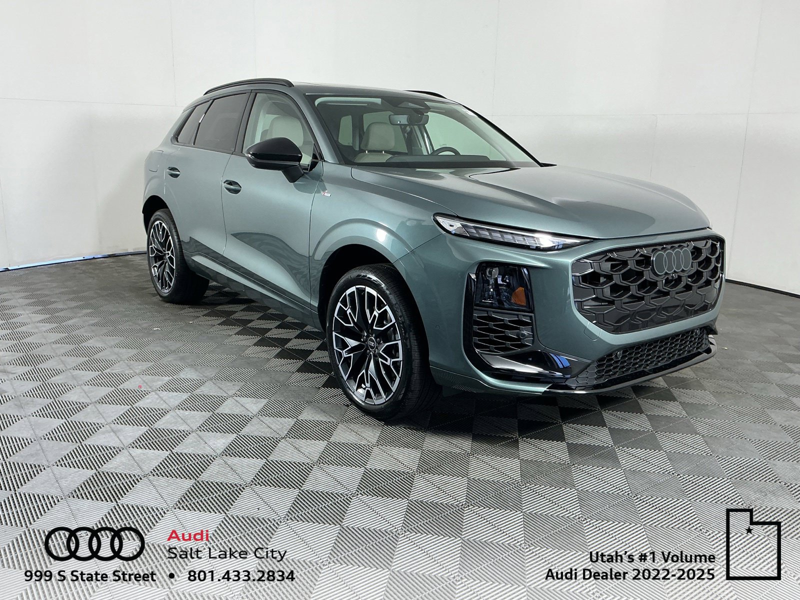 New 2026 Audi Q3 quattro 2.0T AWD/4WD image 1