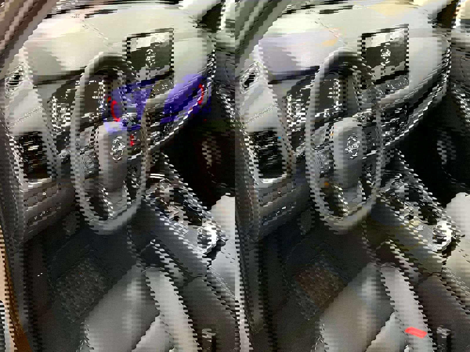 Used 2025 Nissan Rogue SL image 12